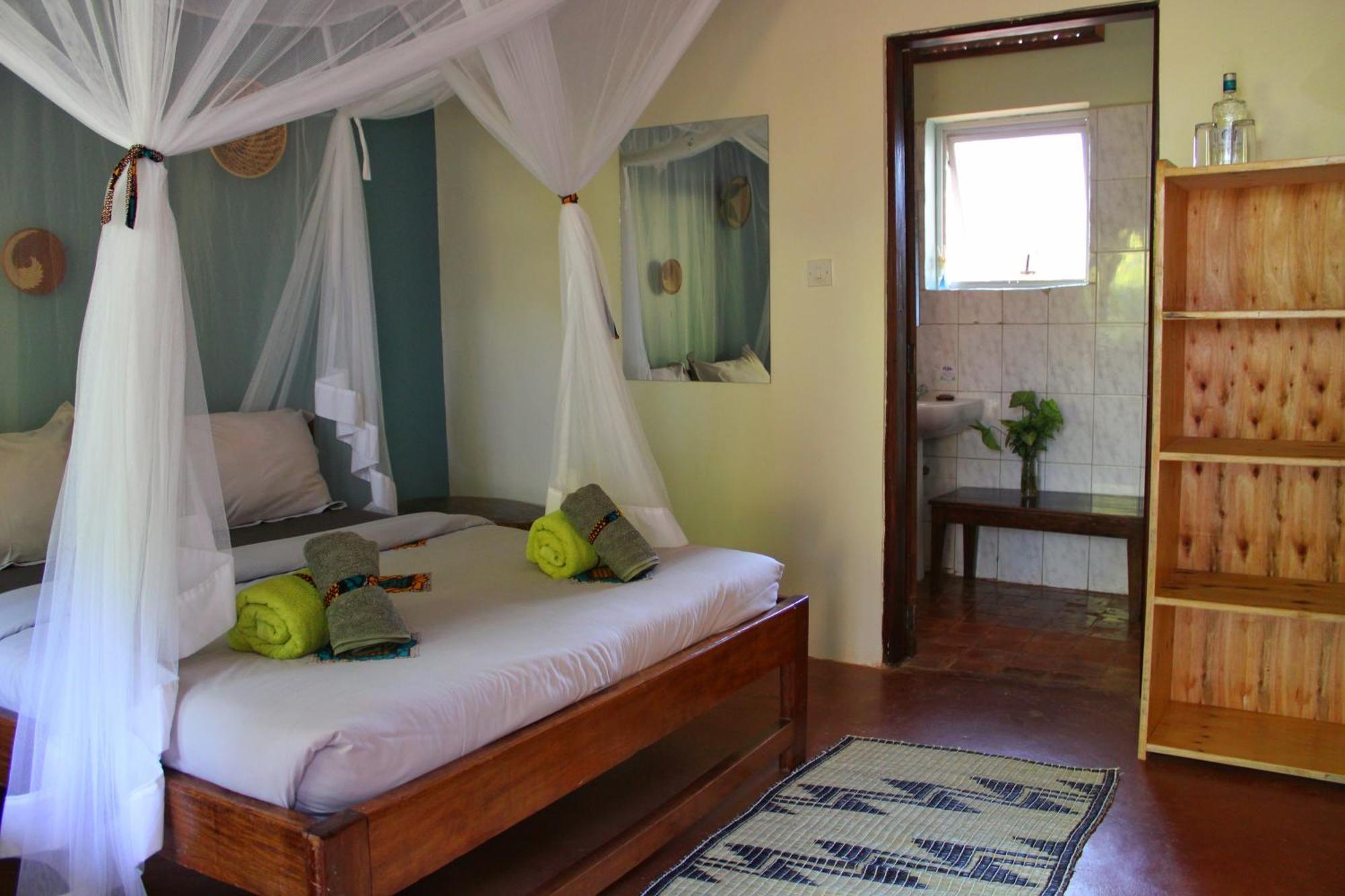 Hotel Viavia Entebbe Zewnętrze zdjęcie
